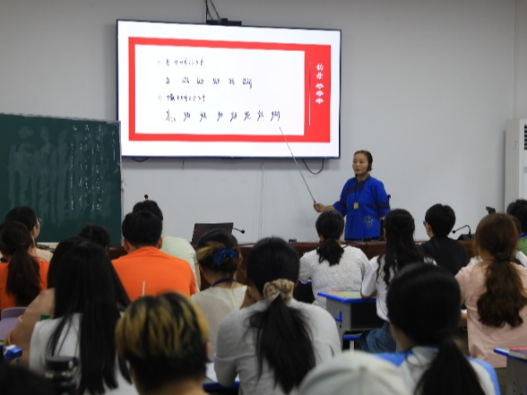 江永：千年女书添新韵 暑期课堂唤来青春传承人