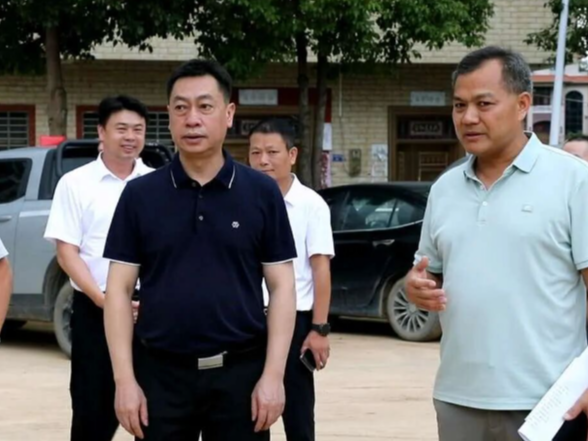 新田：黄永英调研陶岭镇东山村工作
