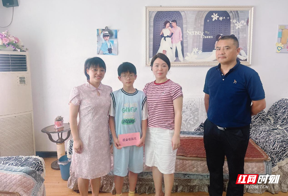 东风街道.jpg 东风街道.jpg