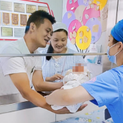 湖南省妇幼保健院超声专家精准研判,孕晚期家庭挽回珍贵新生命