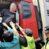 永州高速潘市管理所:紧急救助肾结石司机显真情