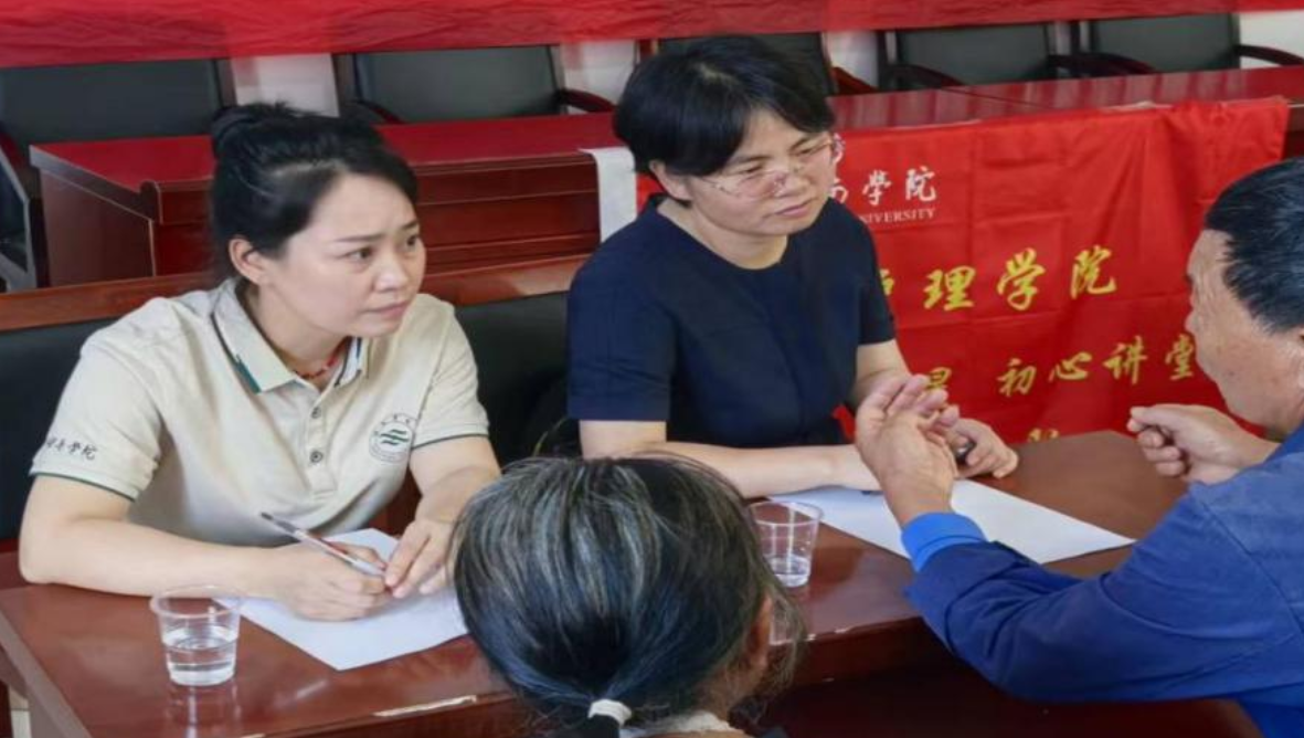 苏仙区白龙潭村联合湘南学院护理学院开展义诊与暑期儿童安全课堂活动