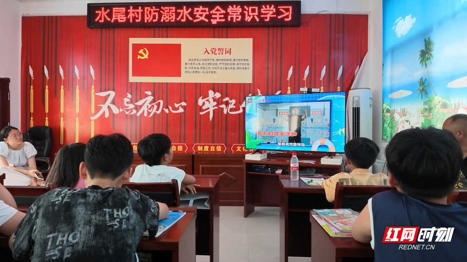cap_桂阳乡村闲置空地变身“欢乐泳池”_00-04-13_04.jpg