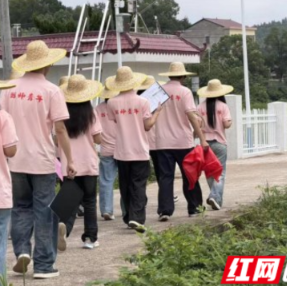 衡师经管学院三下乡:守好秋波村村民的钱袋子