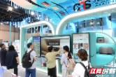 逛书博会湖南展区 感受“ AI+出版”深度融合魅力