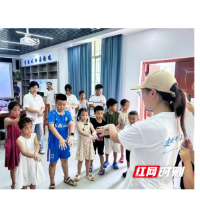 这所学校的实践团各展所长，把惠民服务送到苗寨群众心坎上