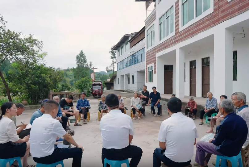 “怎样当好村（社区）干部”系列微课程 | 把会开到院子里，把话说到心坎上