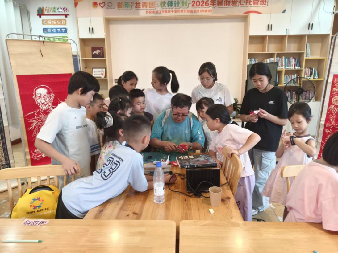 非遗剪纸润童心 传统文化伴成长