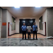 阻碍交警执法还抓伤民警!泸溪一男子被拘留十日
