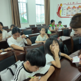 攸县谭桥街道大和村跨龄互动让暑期课堂“双向奔赴”