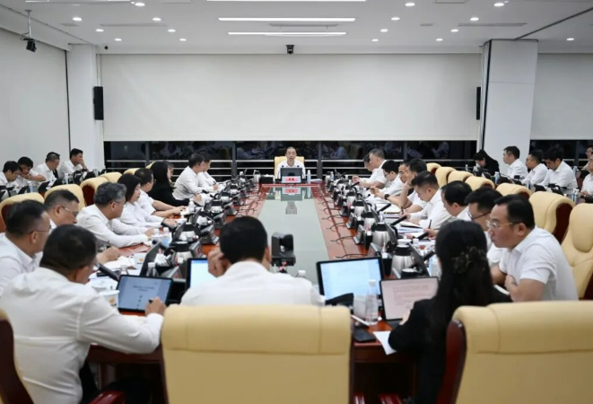 周健主持召开湖南湘江新区上半年经济形势分析调度会