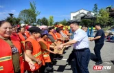 酷暑送清凉 关怀沁人心——张家界市环卫处党支部开展夏季送清凉活动