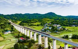 湖南将开通长沙—韶山旅游专列、长沙—张家界环线旅游列车