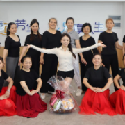 文艺惠民生！“十二课修炼”今朝绽放