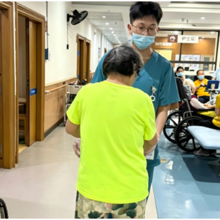 脑梗发病超3个月成功康复!六旬阿姨坚持训练重获行走与说话能力