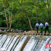 一抹“警察蓝”守护世界级生态绿 张家界国家森林公园景区派出所生态警务实践纪实