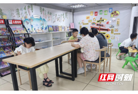 “晃韵书香·暑你最棒”暑期阅读活动火热开启——新晃县新华书店打造沉浸式夏日文化体验