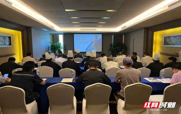 高温天后厨漏气该怎么处置？张家界中燃上门为阳光酒店送上燃气安全课