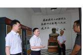 何朝晖赴新化县调研学习教育整改整治工作并开展巡河