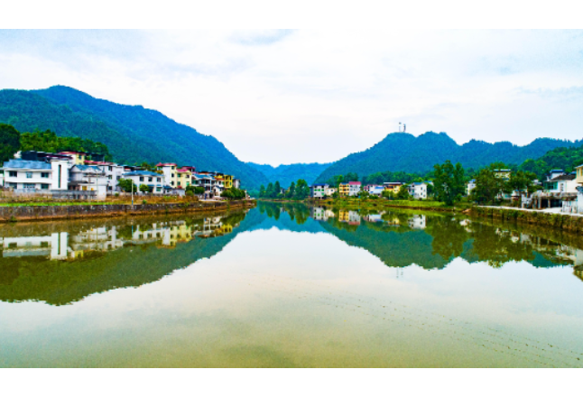春风又绿“江南岸” 湖南泸溪水卡村平安法治乡村建设的蝶变之路