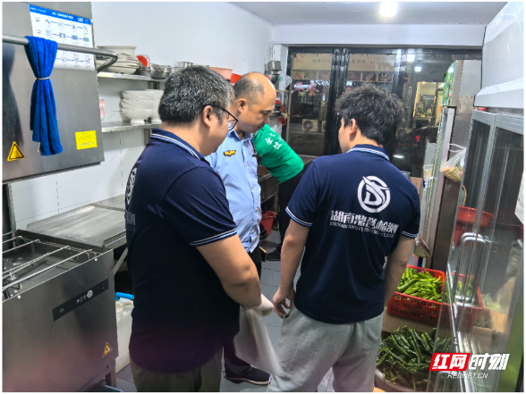 资阳：严查夜宵餐饮 守护城市“烟火气”