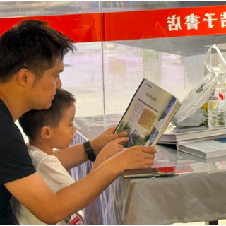 “热”读长沙⑧丨一本书、一张拼豆桌,一个属于孩子们的夏日午后