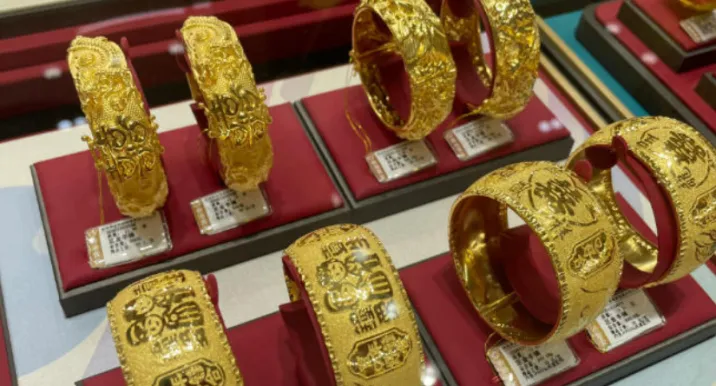 金价大反弹！黄金以旧换新业务火热，记者探访