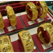金价大反弹！黄金以旧换新业务火热，记者探访