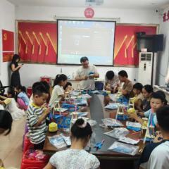 荷塘区月桂社区开展“穿越火箭”航天主题科普活动