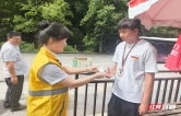 张家界易程天下环保客运夏日送清凉，真情关怀沁一线