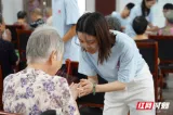 “福泽潇湘·我用双手挣学费” 学子在公益一线“读懂”彩票背后的温度