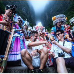 氛围感拉满!张家界天门山民俗盛宴点燃暑期出游热潮