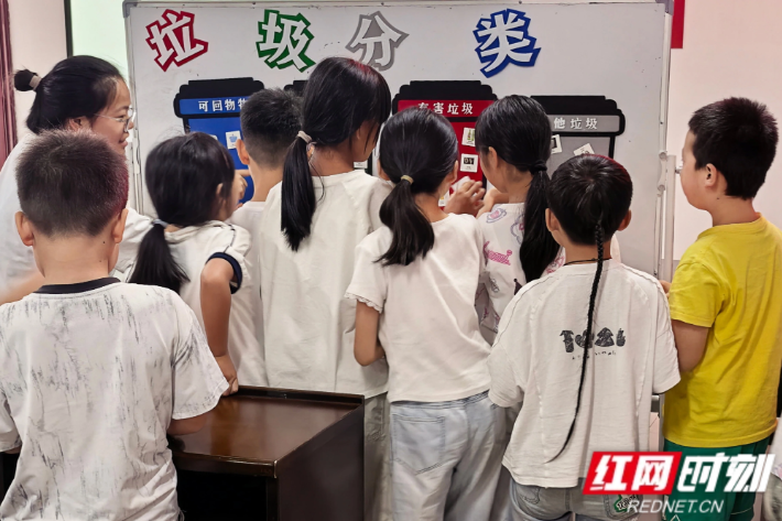 慈利县开展垃圾分类宣讲活动