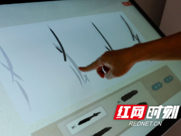 江永：女书非遗文创扬帆国际舞台