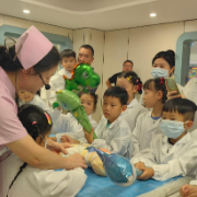 东方红街道卫生服务中心的萌娃们“上岗”啦！