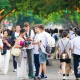 好评中国丨“五个热词”,蒸腾起欣欣向荣的中国