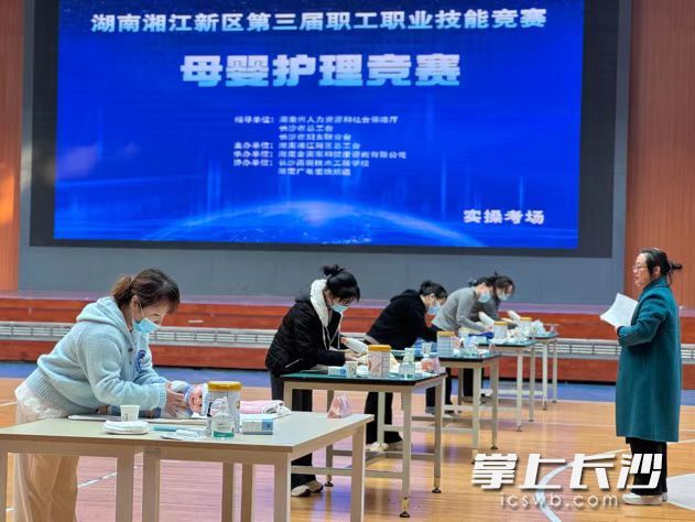 加入工会,众多职业技能竞赛提供物质精神双重奖励。均为 资料图片 加入工会,众多职业技能竞赛提供物质精神双重奖励。均为 资料图片