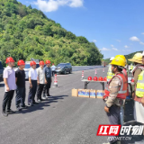 永州交通：邓扬中赴新田县看望慰问桂新高速一线建设者