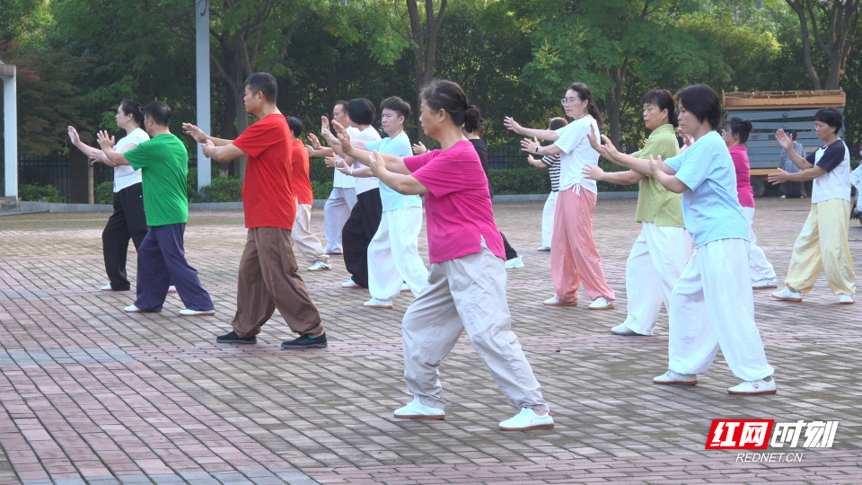 县全民健身服务中心:让运动成为城乡生活新风尚7.JPG 县全民健身服务中心:让运动成为城乡生活新风尚7.JPG