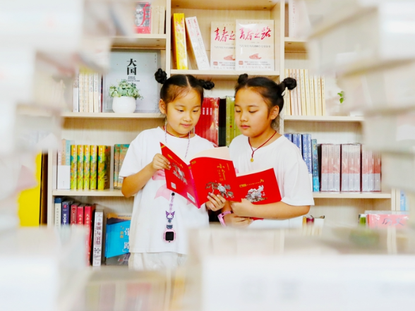 湖南新田：书香伴暑假 阅读促成长（组图）
