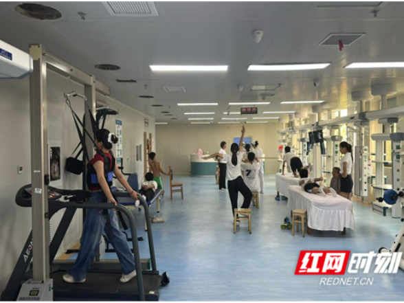 永州市中心医院一站式诊疗守护青少年脊柱健康