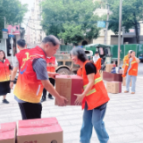 盛夏“送清凉”：微风可抵骄阳，善意温暖巴陵