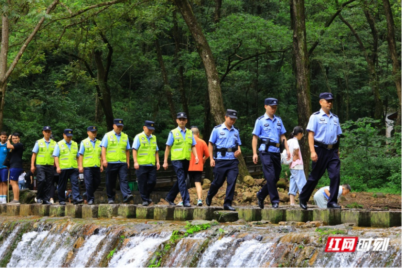 张家界市武陵源区：“生态义警”守护绿水青山（组图）