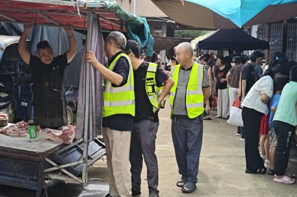 永兴县金龟镇：一周纠正违法占道40起 引摊入市惠民生