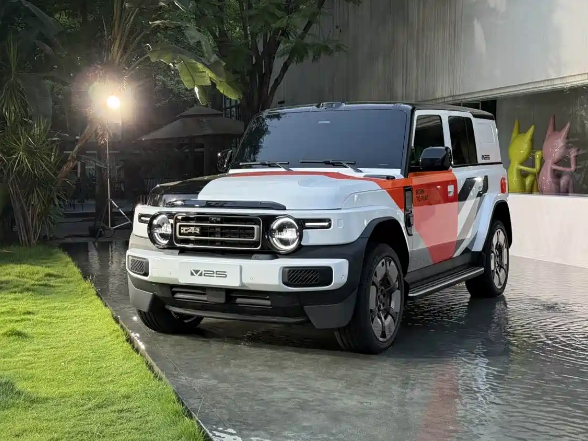 iCAR V25首发亮相 复古硬派增程SUV