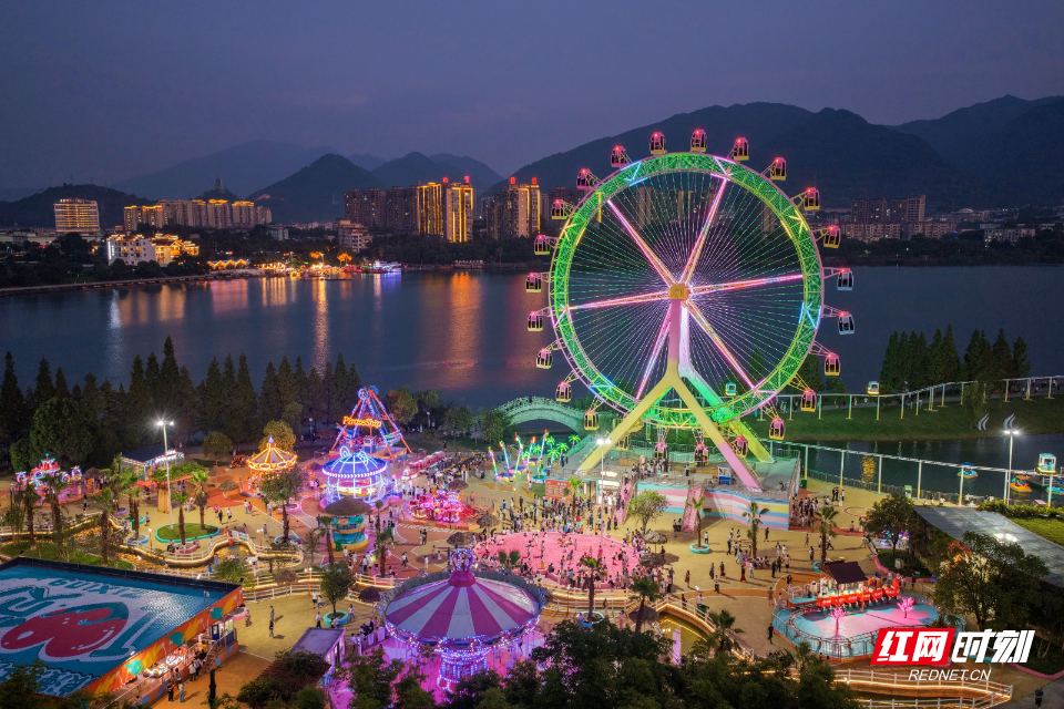 DJI_20260816192423_0229_D湾得乐游乐园 何洪海 摄.jpg