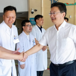 永州丨陈爱林、杨洪峰走访慰问一线医务工作者