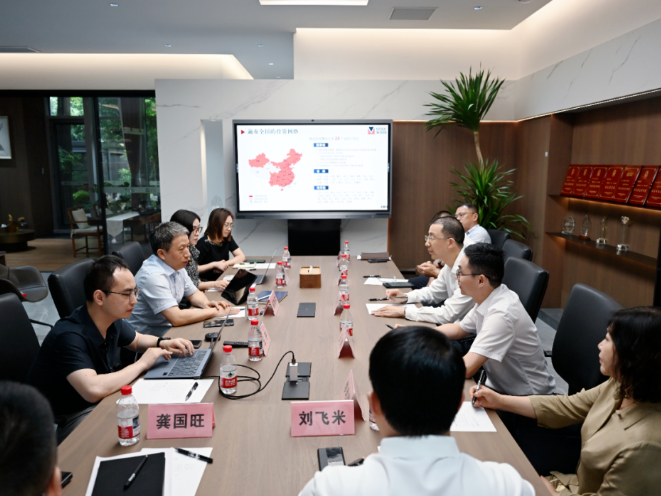 周健在湘江基金小镇调研创投机构落户发展情况