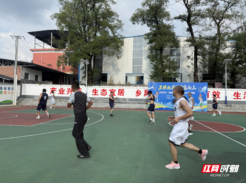 篮球1.jpg 篮球1.jpg