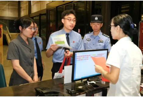 七夕前夕怀化市洪江检察院开展专项普法宣传活动